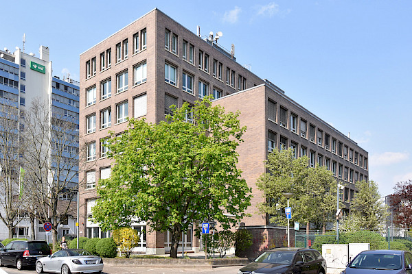 DLG Frankfurt administration building